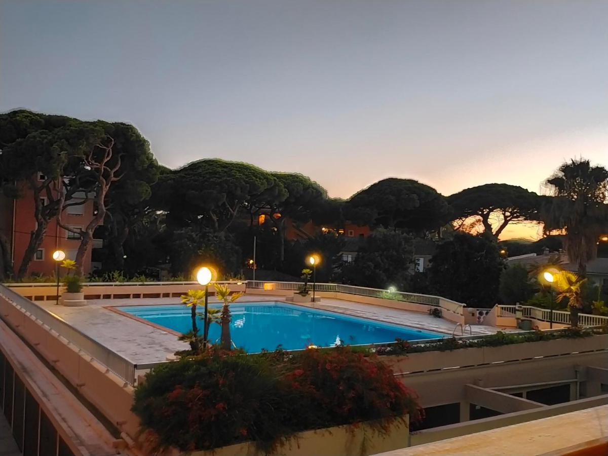 Leflamantduport Hyeres Exterior photo